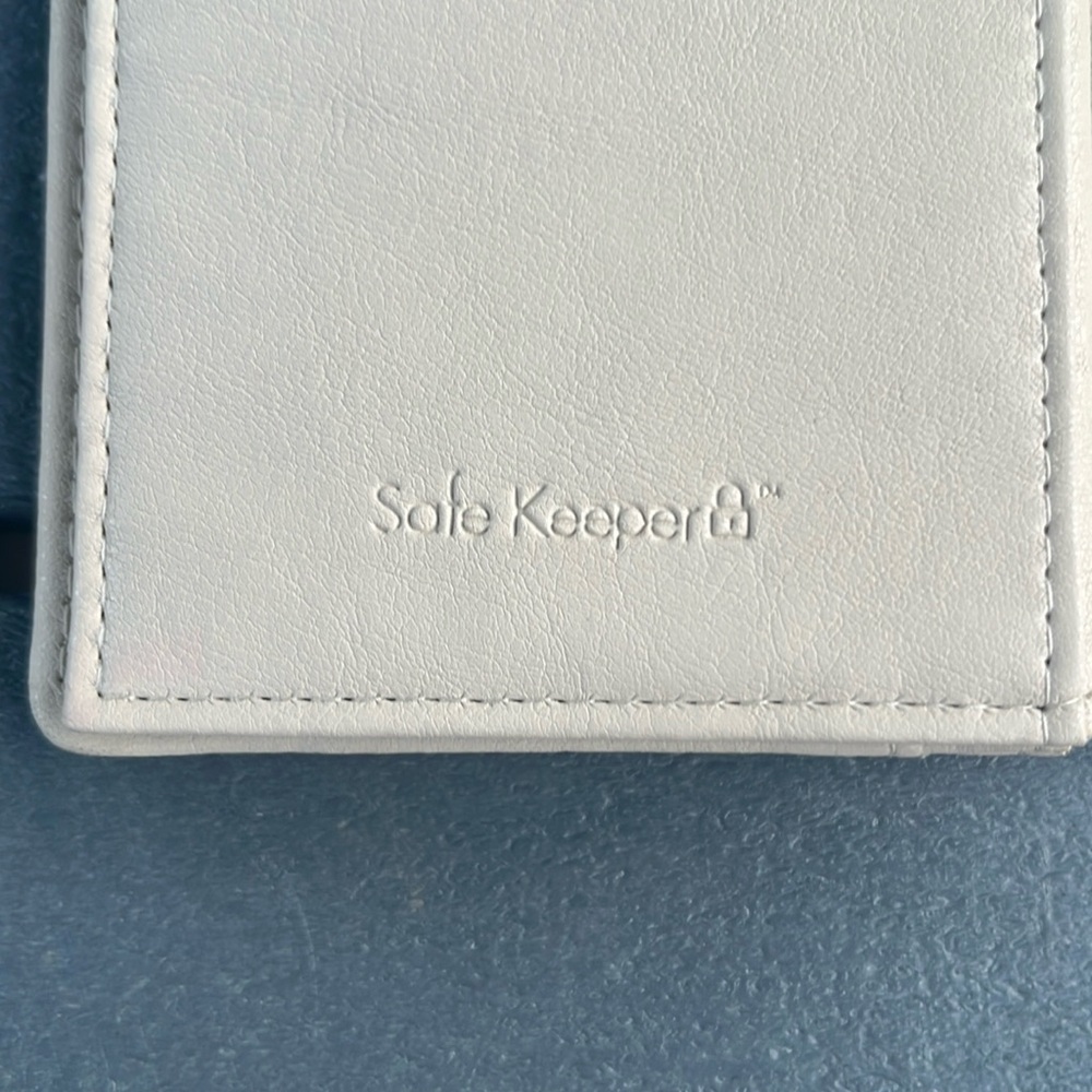 ‘Safe Keeper’ Pink&White Plaid Wallet;Tan Interior; 4x7.5in; Snap&Zip closure - Picture 2 of 14